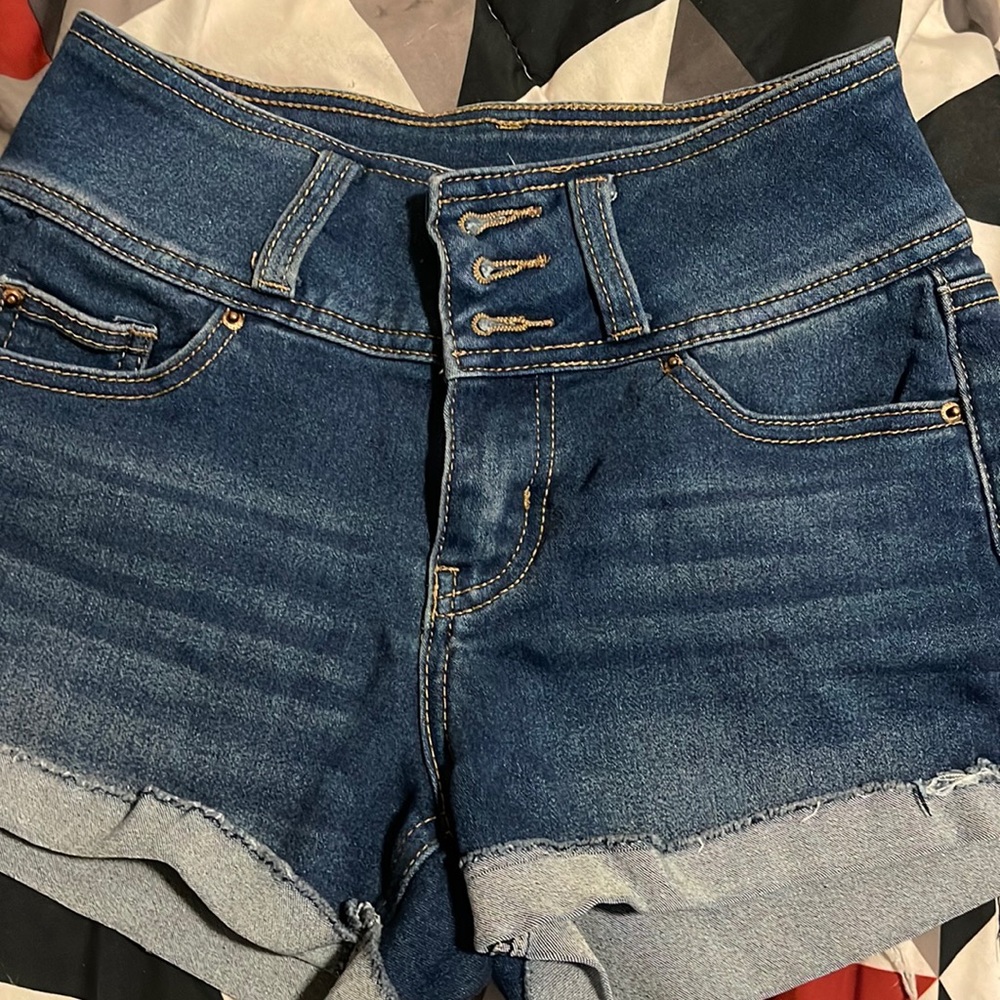 Barley worn size 1 shorts high rise in the color navy blue